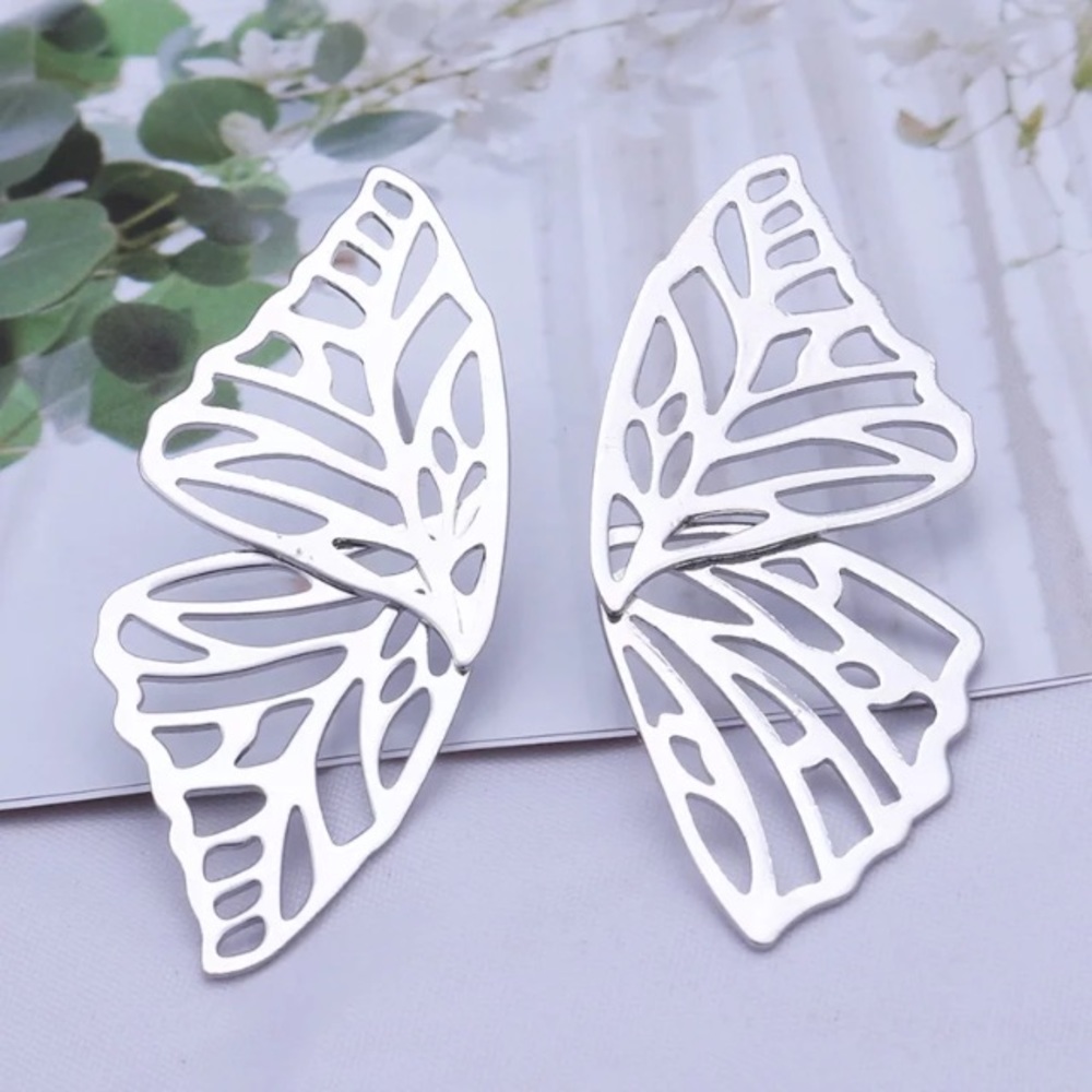 Boho Silver butterfly wing earrings - Picture 3 of 8